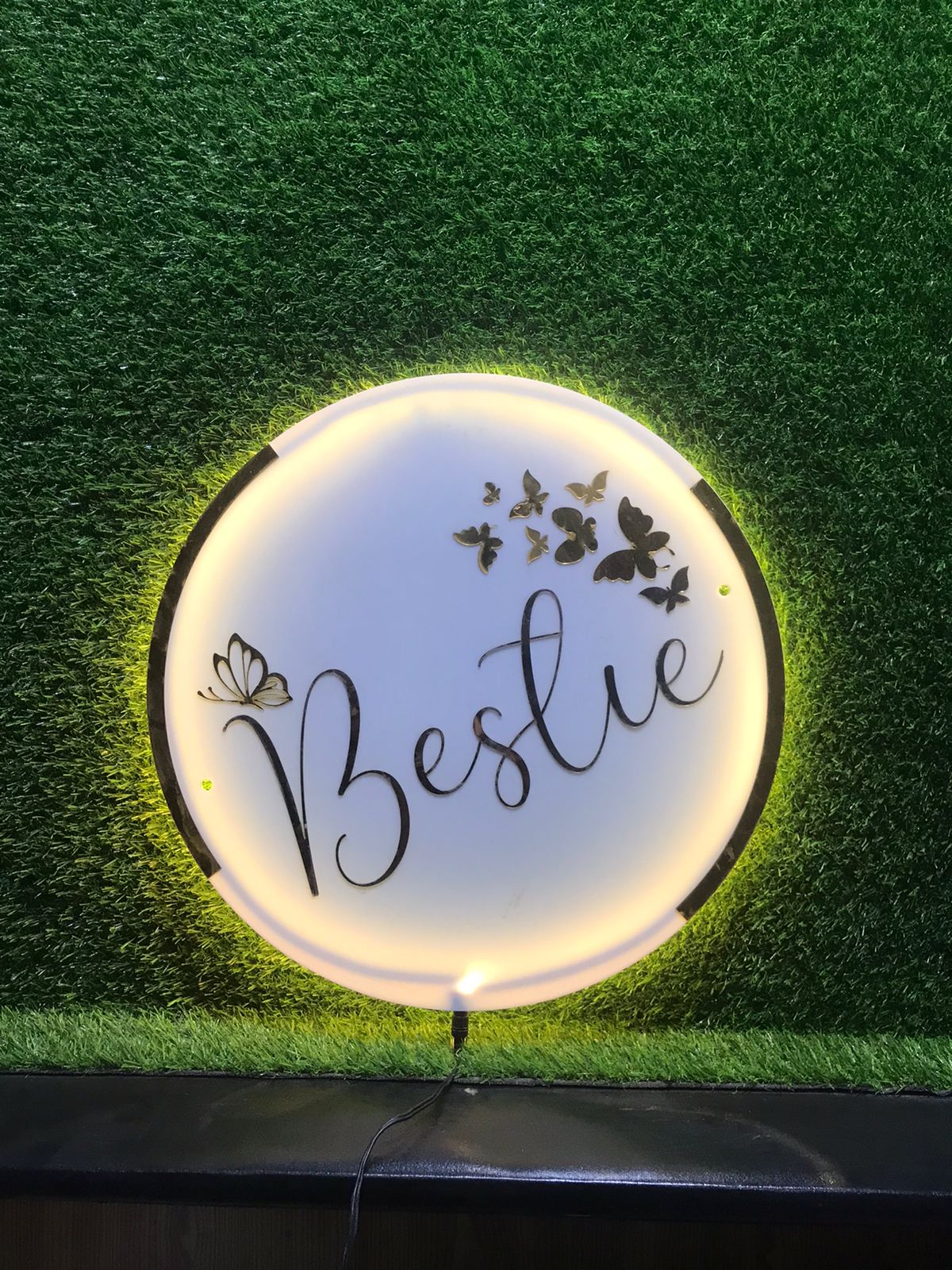 Bestie Business Logo